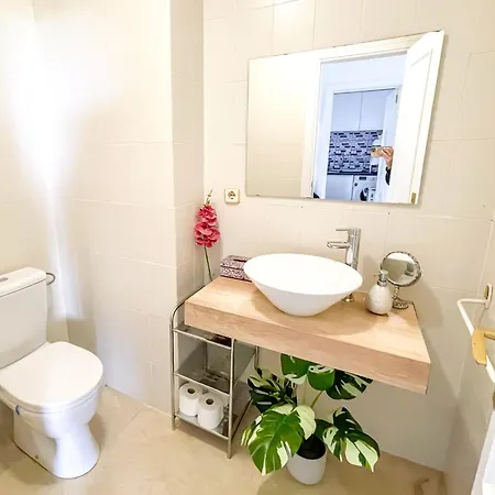 아파트 Modern With Terrace - 2 Min From The