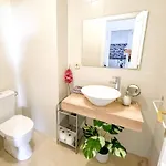 Apartment Modern With Terrace - 2 Min From The