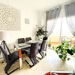 Modern With Terrace - 2 Min From The Apartment *