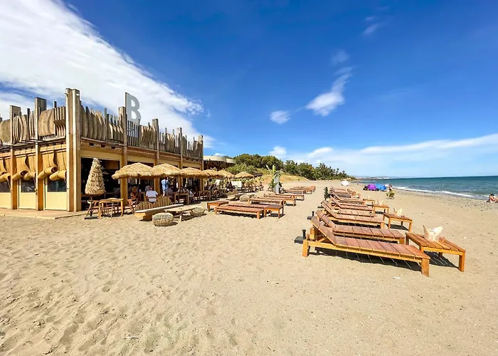 Modern With Terrace - 2 Min From The アパート エステポナ